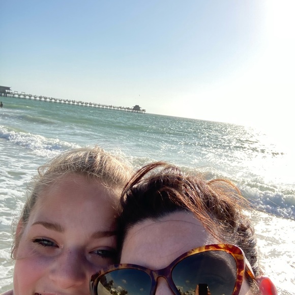 Meet your Posher, Sheila - Picture 1 of 1